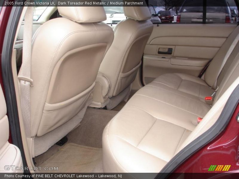  2005 Crown Victoria LX Medium Parchment Interior