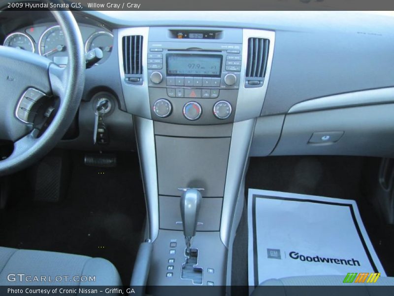 Willow Gray / Gray 2009 Hyundai Sonata GLS