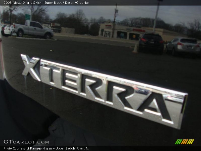 Super Black / Desert/Graphite 2005 Nissan Xterra S 4x4