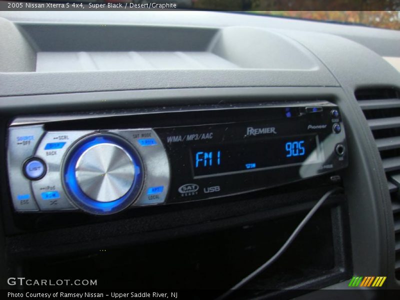 Super Black / Desert/Graphite 2005 Nissan Xterra S 4x4