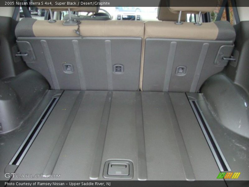 Super Black / Desert/Graphite 2005 Nissan Xterra S 4x4