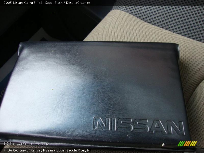 Super Black / Desert/Graphite 2005 Nissan Xterra S 4x4