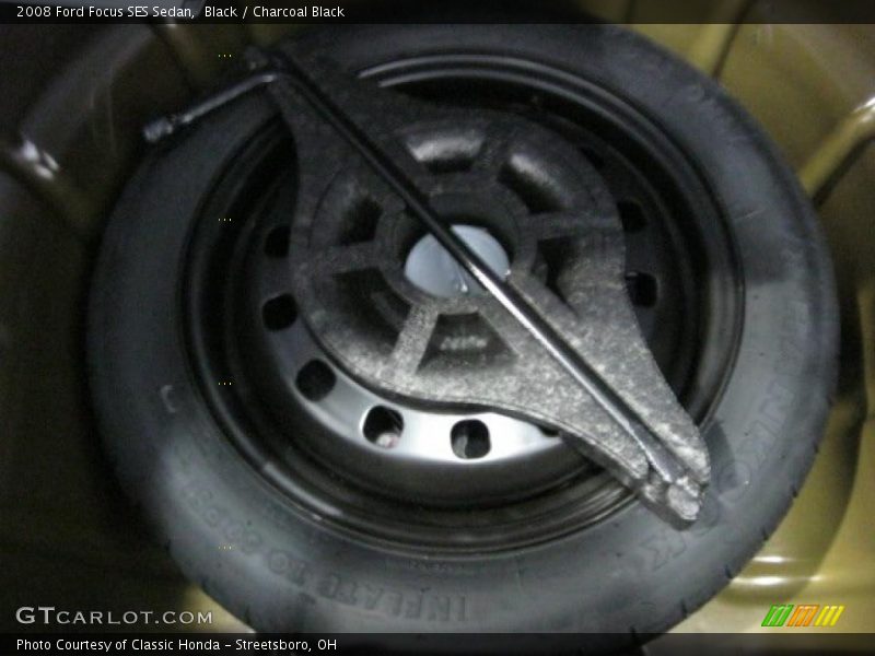 Black / Charcoal Black 2008 Ford Focus SES Sedan