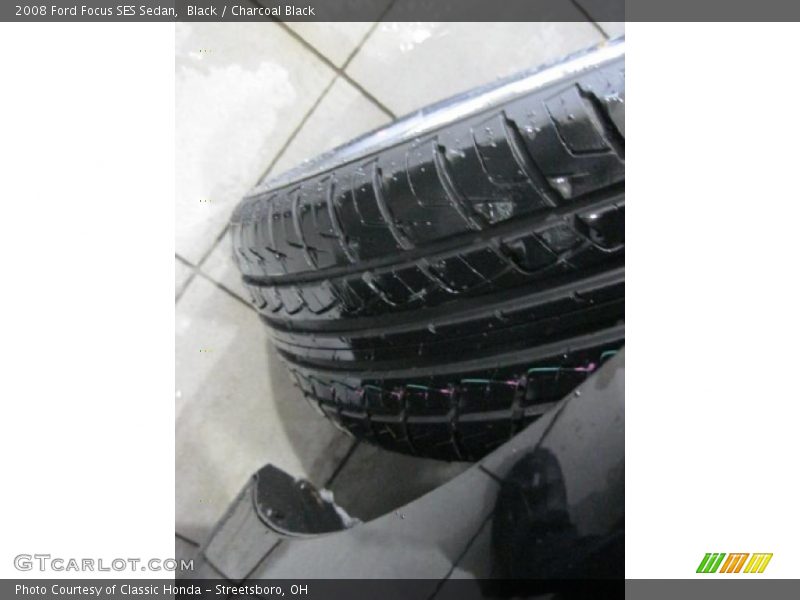 Black / Charcoal Black 2008 Ford Focus SES Sedan