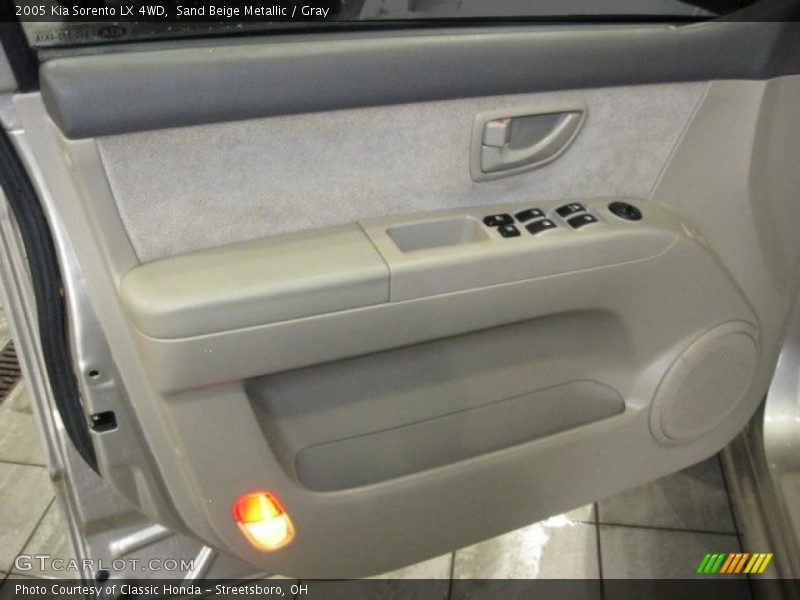 Sand Beige Metallic / Gray 2005 Kia Sorento LX 4WD