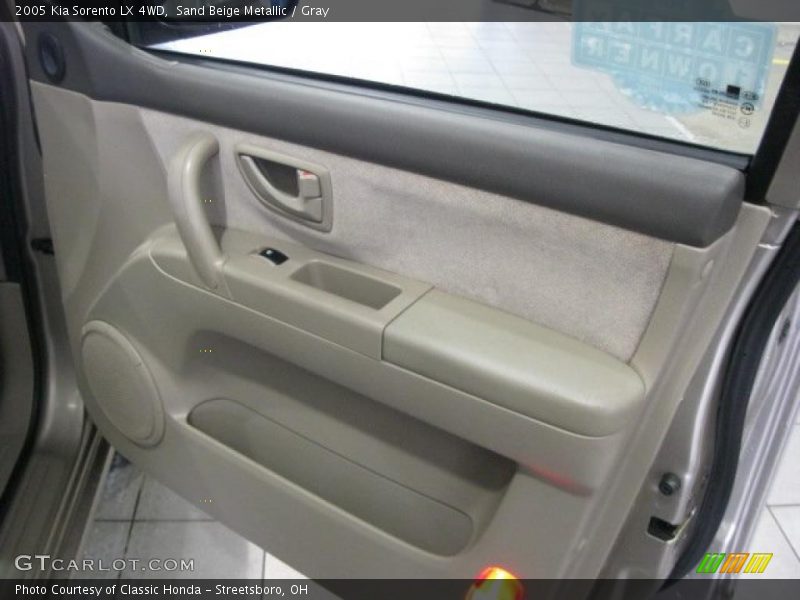 Sand Beige Metallic / Gray 2005 Kia Sorento LX 4WD