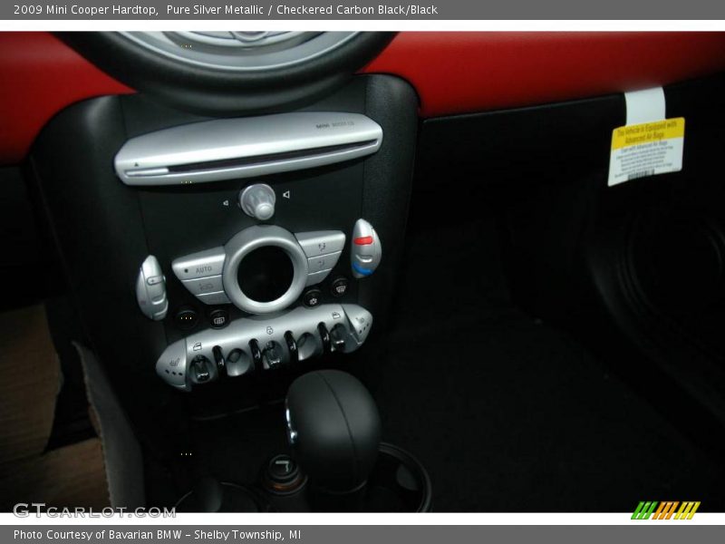 Pure Silver Metallic / Checkered Carbon Black/Black 2009 Mini Cooper Hardtop