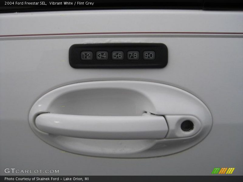 Vibrant White / Flint Grey 2004 Ford Freestar SEL