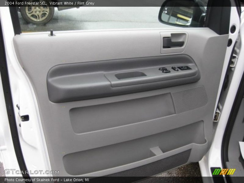 Vibrant White / Flint Grey 2004 Ford Freestar SEL