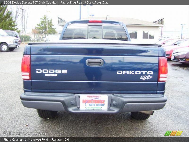 Patriot Blue Pearl / Dark Slate Gray 2004 Dodge Dakota SXT Club Cab 4x4