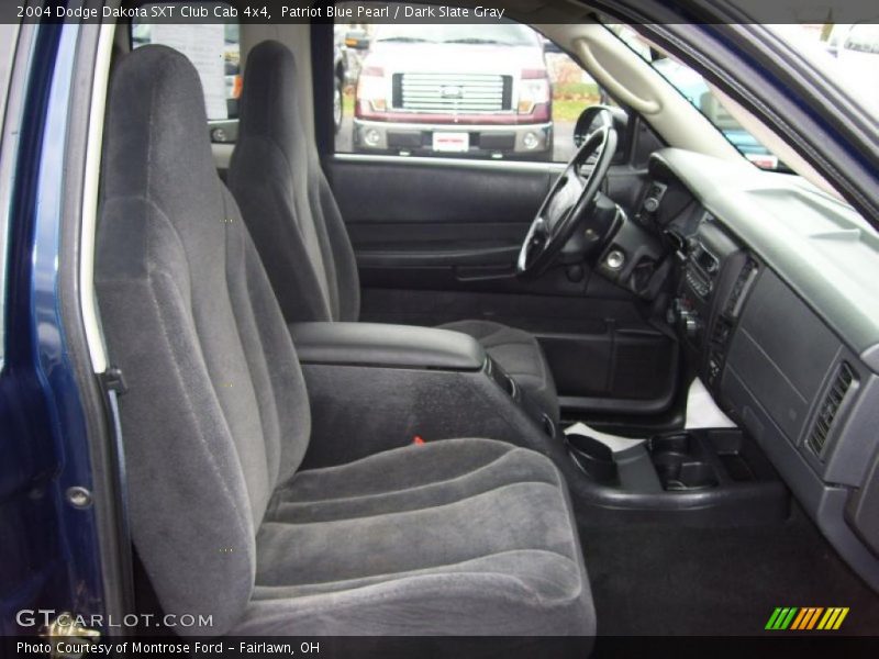 Patriot Blue Pearl / Dark Slate Gray 2004 Dodge Dakota SXT Club Cab 4x4