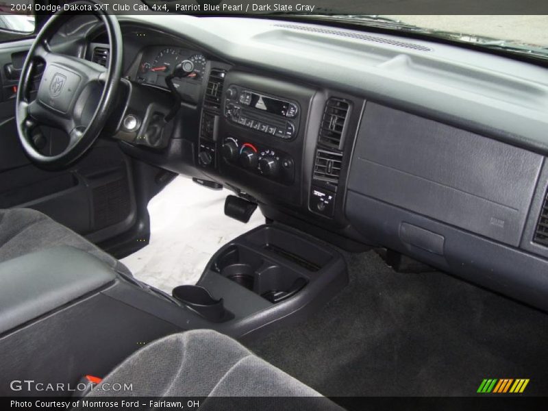 Patriot Blue Pearl / Dark Slate Gray 2004 Dodge Dakota SXT Club Cab 4x4