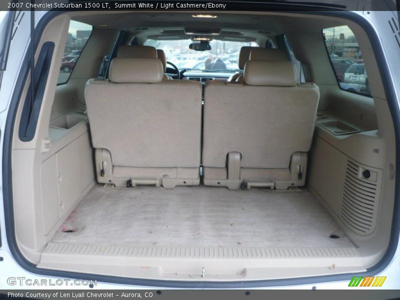  2007 Suburban 1500 LT Trunk