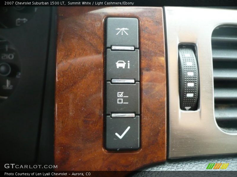 Summit White / Light Cashmere/Ebony 2007 Chevrolet Suburban 1500 LT