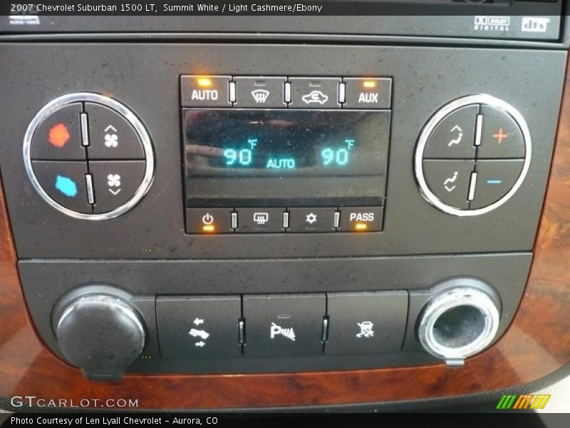 Controls of 2007 Suburban 1500 LT