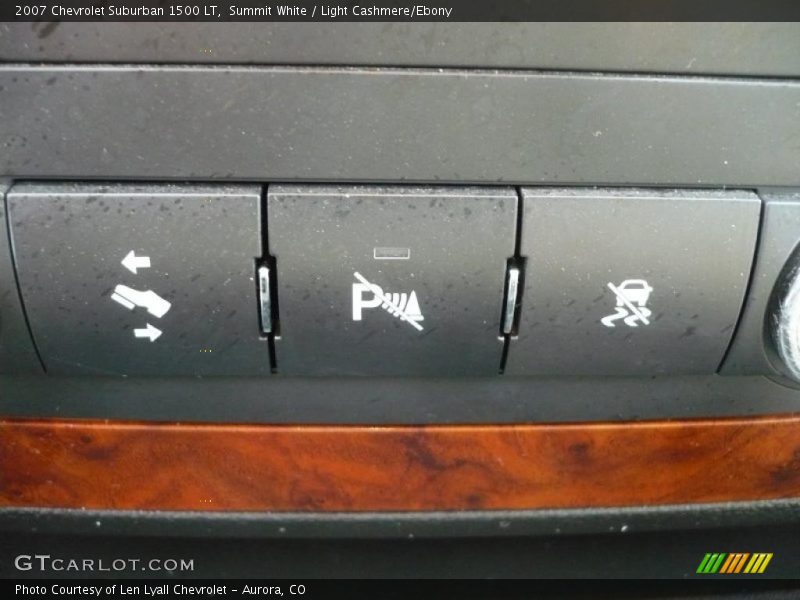 Controls of 2007 Suburban 1500 LT
