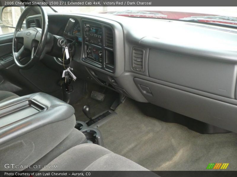 Victory Red / Dark Charcoal 2006 Chevrolet Silverado 1500 Z71 Extended Cab 4x4