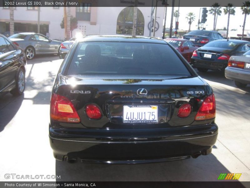 Black Onyx / Ivory 2002 Lexus GS 300