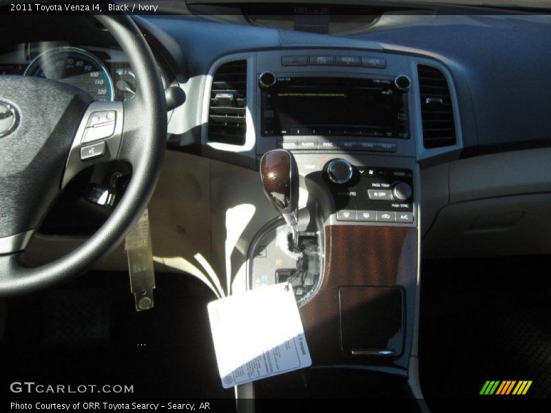 Black / Ivory 2011 Toyota Venza I4