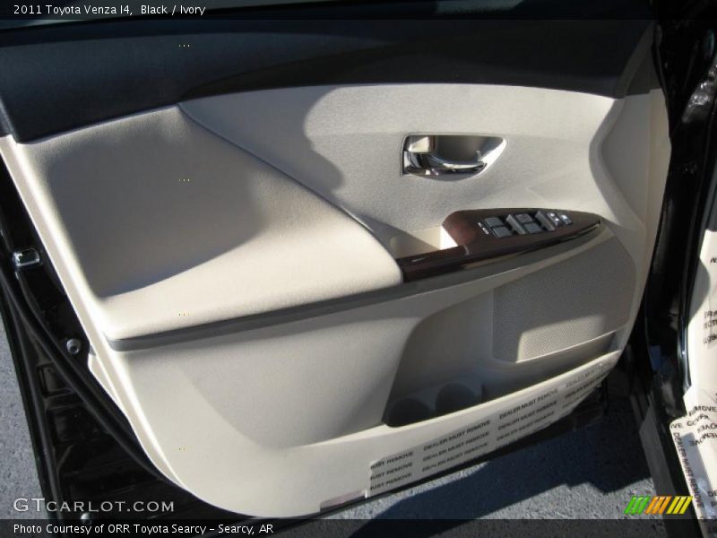 Black / Ivory 2011 Toyota Venza I4