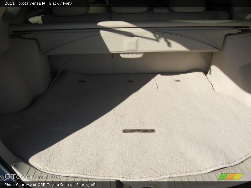 Black / Ivory 2011 Toyota Venza I4