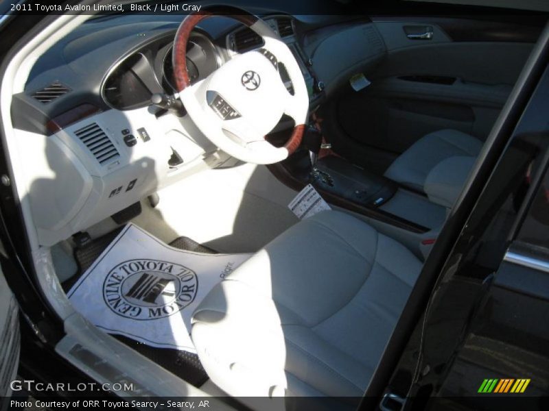 Black / Light Gray 2011 Toyota Avalon Limited