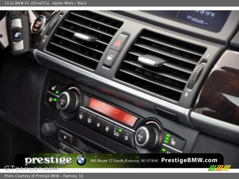 Alpine White / Black 2010 BMW X5 xDrive35d