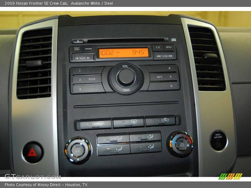 Avalanche White / Steel 2009 Nissan Frontier SE Crew Cab