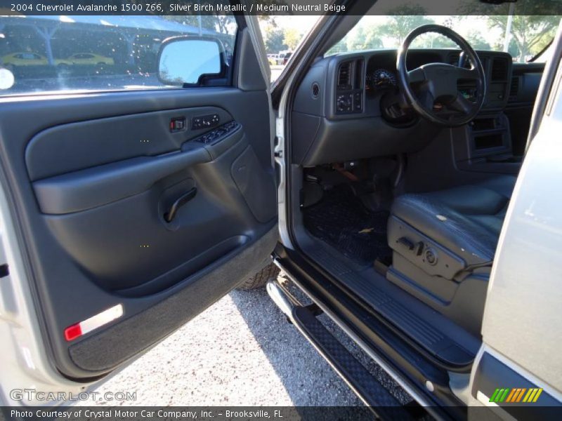 Silver Birch Metallic / Medium Neutral Beige 2004 Chevrolet Avalanche 1500 Z66