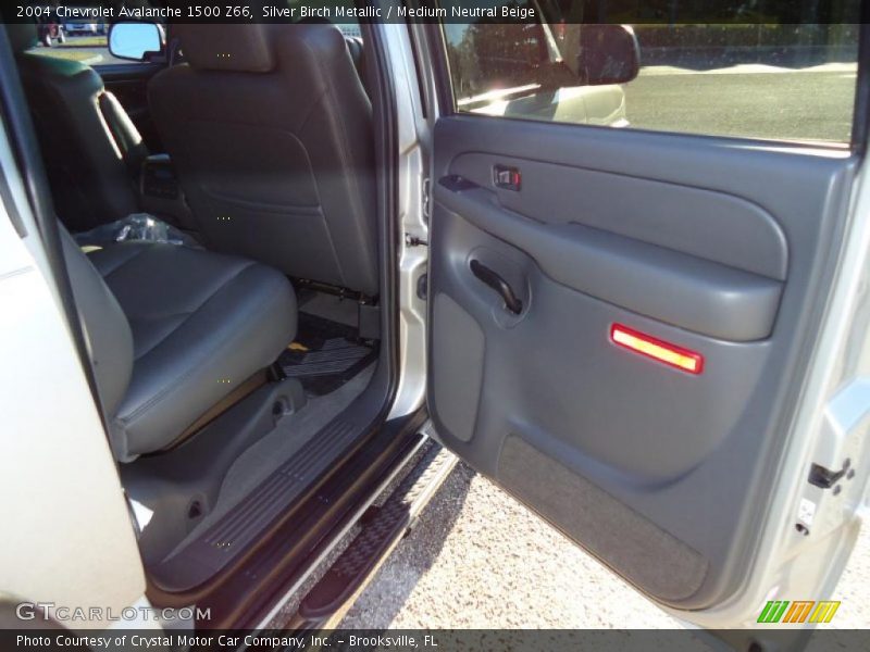 Silver Birch Metallic / Medium Neutral Beige 2004 Chevrolet Avalanche 1500 Z66