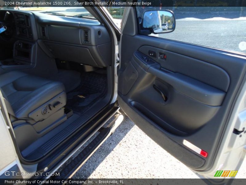 Silver Birch Metallic / Medium Neutral Beige 2004 Chevrolet Avalanche 1500 Z66