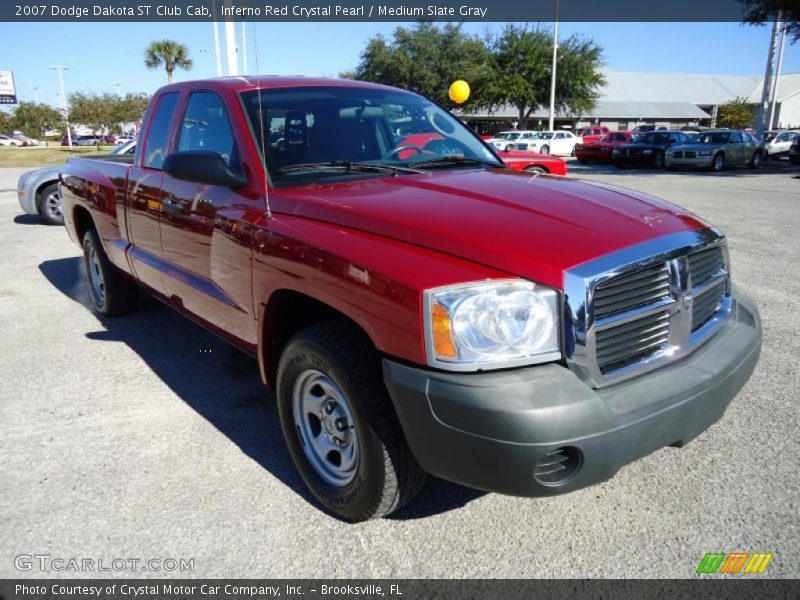 Front 3/4 View of 2007 Dakota ST Club Cab