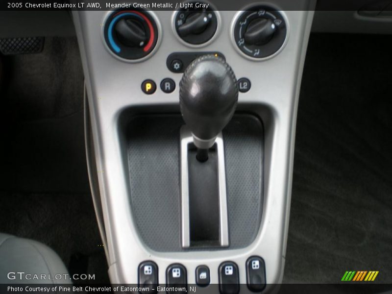 Meander Green Metallic / Light Gray 2005 Chevrolet Equinox LT AWD