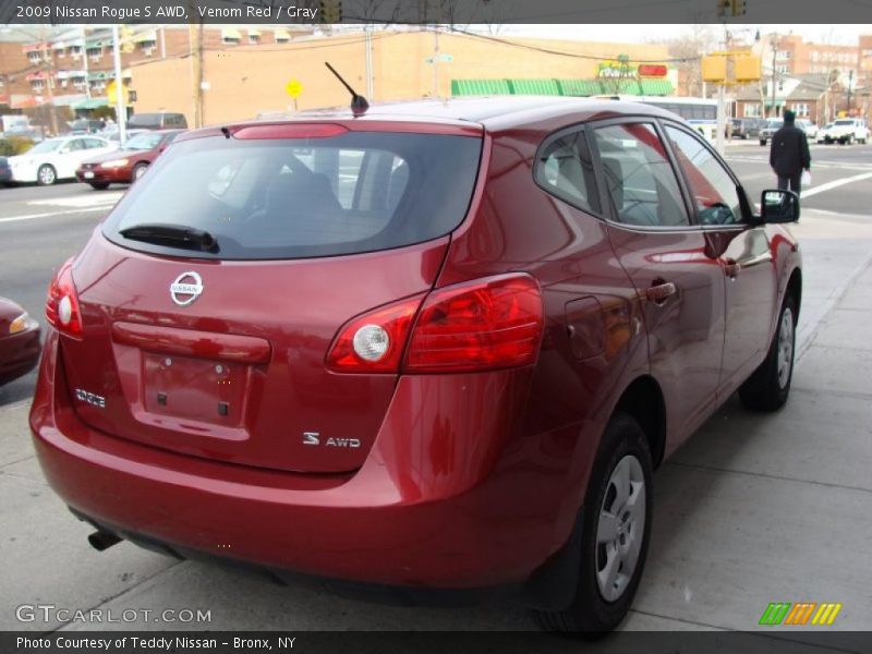 Venom Red / Gray 2009 Nissan Rogue S AWD