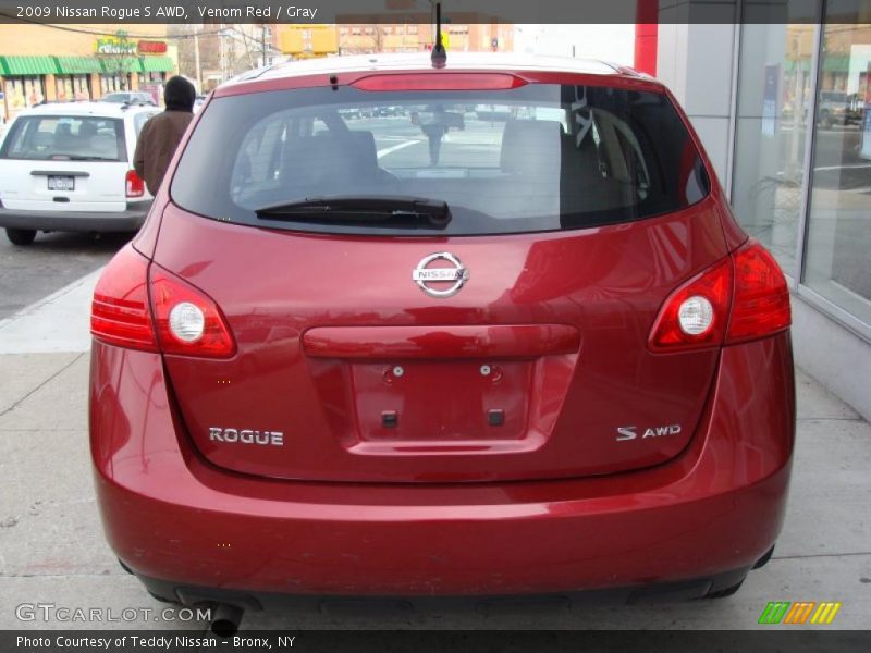 Venom Red / Gray 2009 Nissan Rogue S AWD