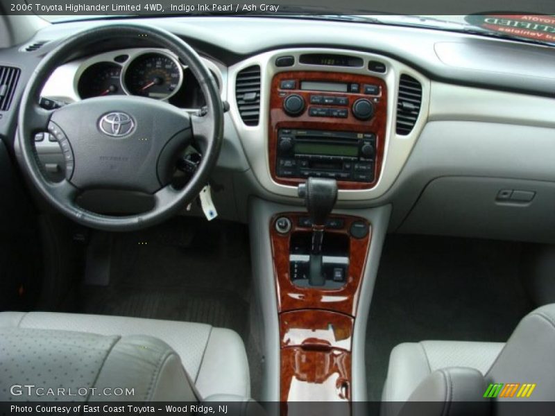 Indigo Ink Pearl / Ash Gray 2006 Toyota Highlander Limited 4WD