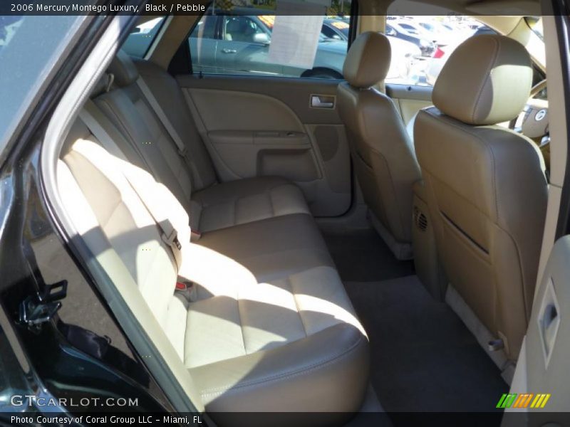 Black / Pebble 2006 Mercury Montego Luxury
