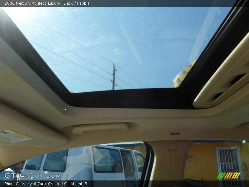 Black / Pebble 2006 Mercury Montego Luxury