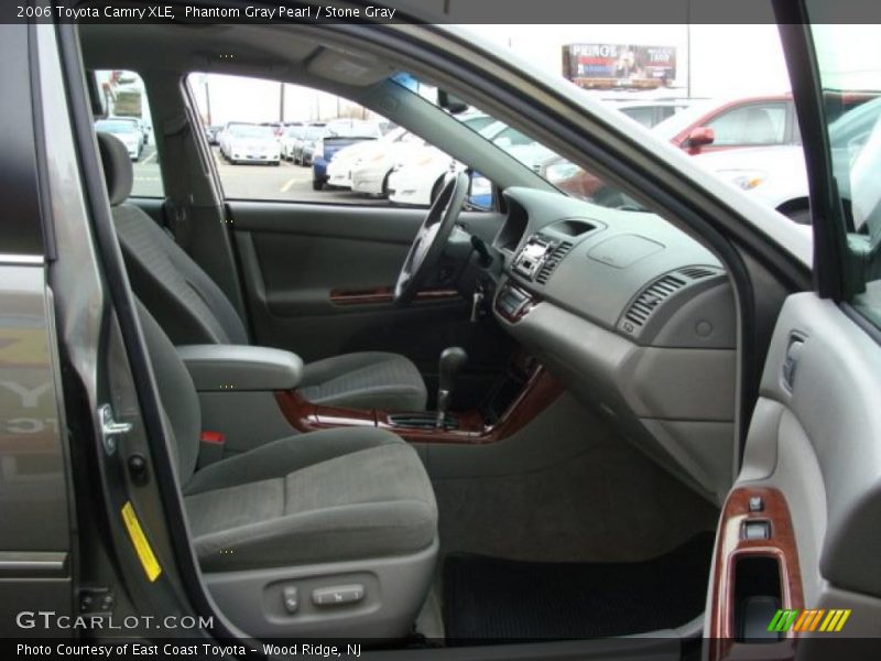 Phantom Gray Pearl / Stone Gray 2006 Toyota Camry XLE