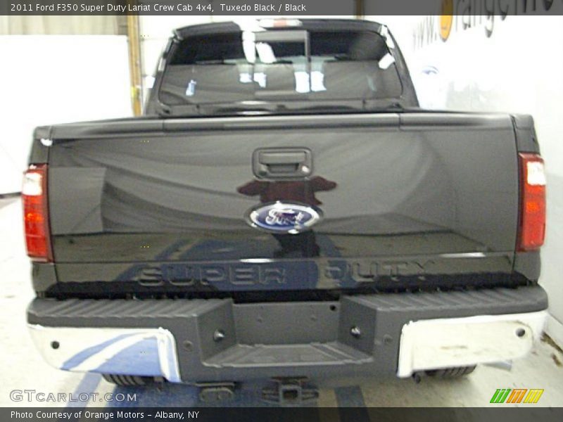 Tuxedo Black / Black 2011 Ford F350 Super Duty Lariat Crew Cab 4x4