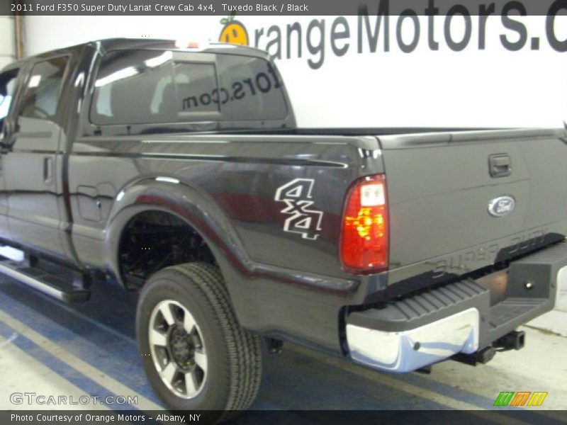 Tuxedo Black / Black 2011 Ford F350 Super Duty Lariat Crew Cab 4x4
