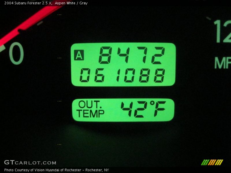 Aspen White / Gray 2004 Subaru Forester 2.5 X