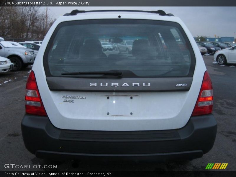 Aspen White / Gray 2004 Subaru Forester 2.5 X