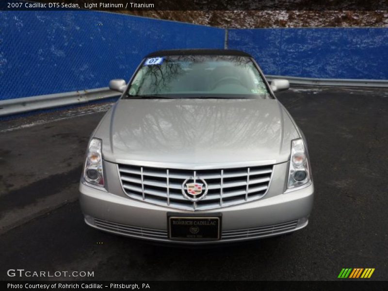 Light Platinum / Titanium 2007 Cadillac DTS Sedan