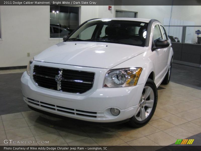 Bright White / Dark Slate Gray 2011 Dodge Caliber Mainstreet