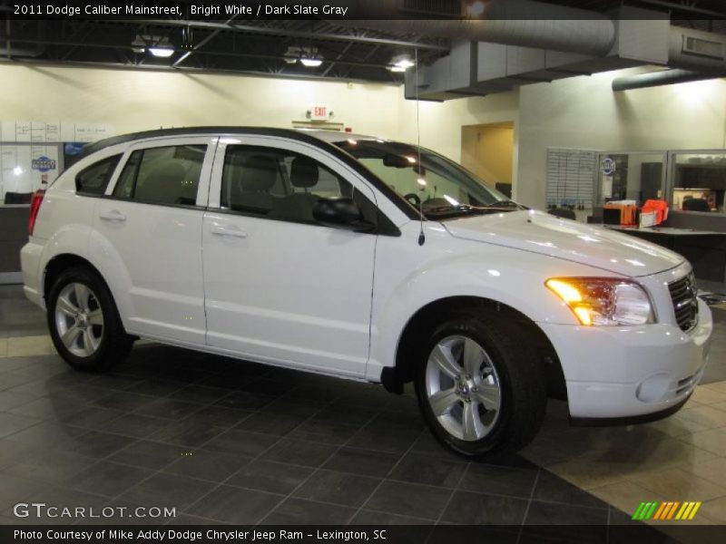 Bright White / Dark Slate Gray 2011 Dodge Caliber Mainstreet