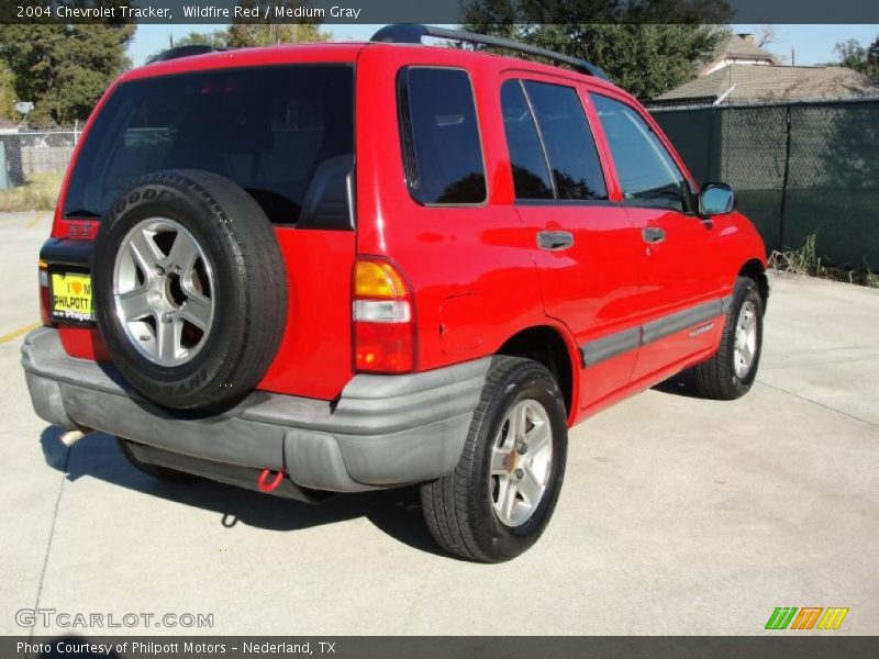  2004 Tracker  Wildfire Red