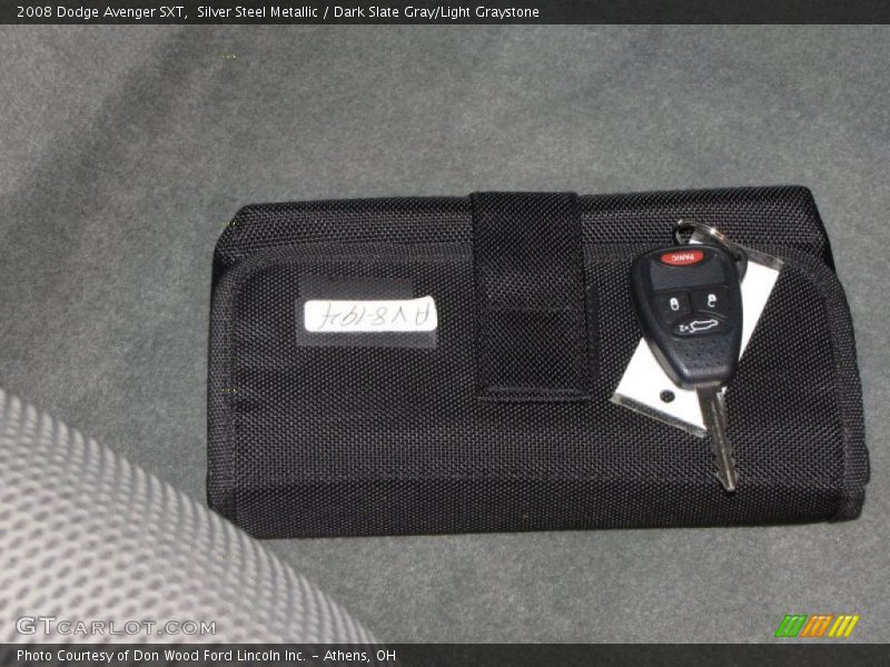 Silver Steel Metallic / Dark Slate Gray/Light Graystone 2008 Dodge Avenger SXT