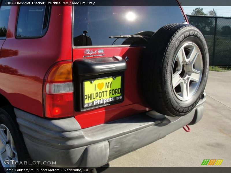 Wildfire Red / Medium Gray 2004 Chevrolet Tracker