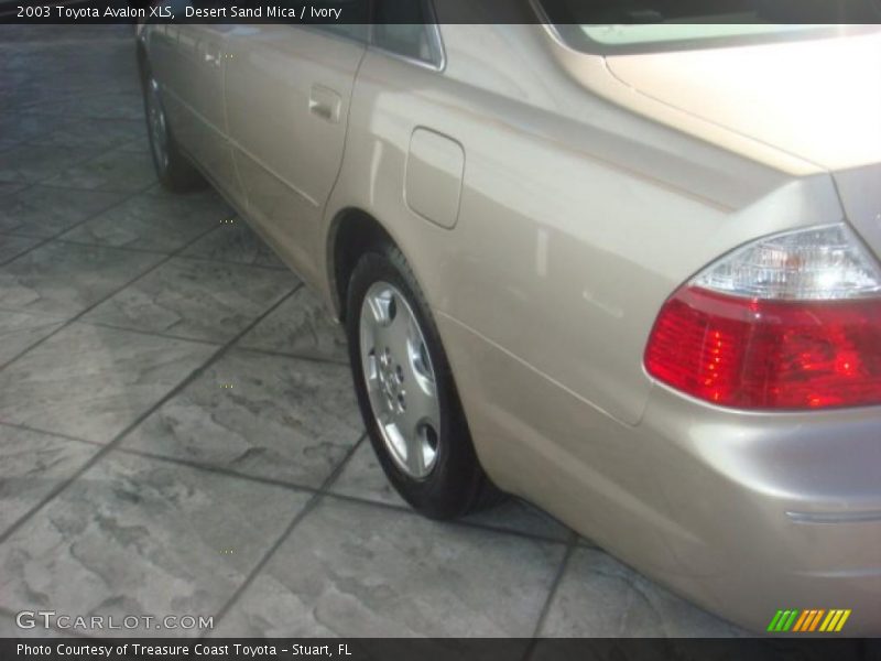 Desert Sand Mica / Ivory 2003 Toyota Avalon XLS